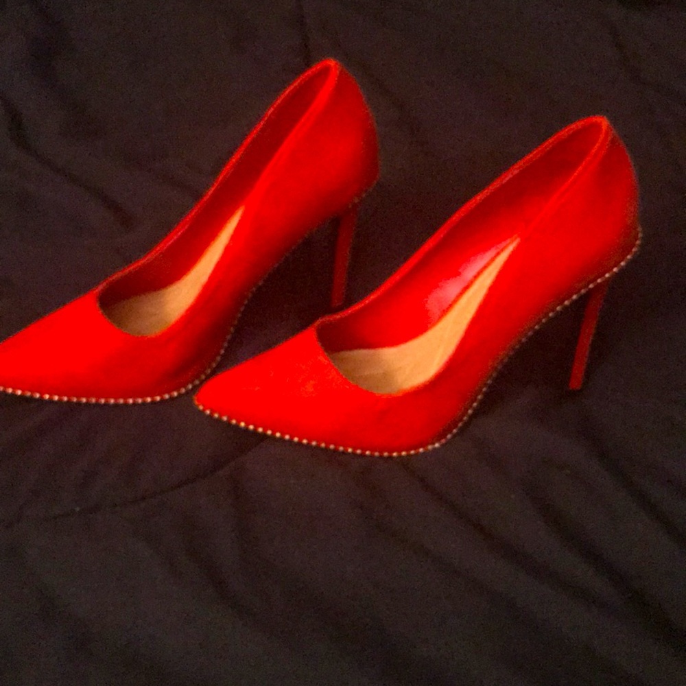 Red and gold beaded high heels 👠